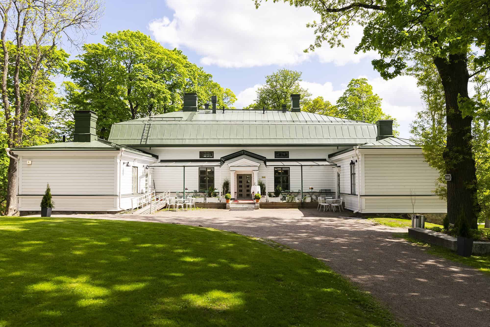 Restaurang Backas 200 år gamla herrgård