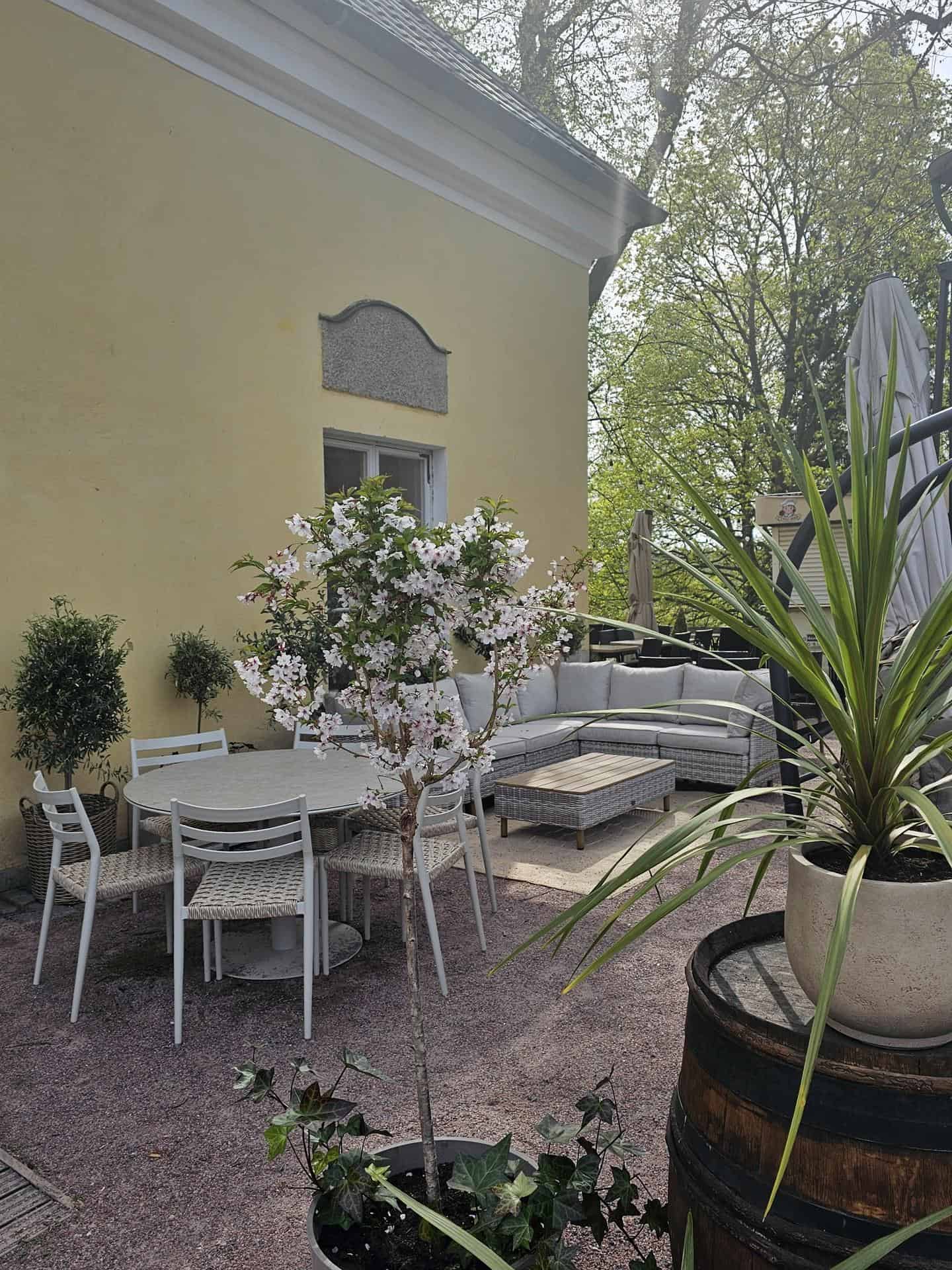 Ravintola Annan Kartano, ulkoapäin katsottuna.