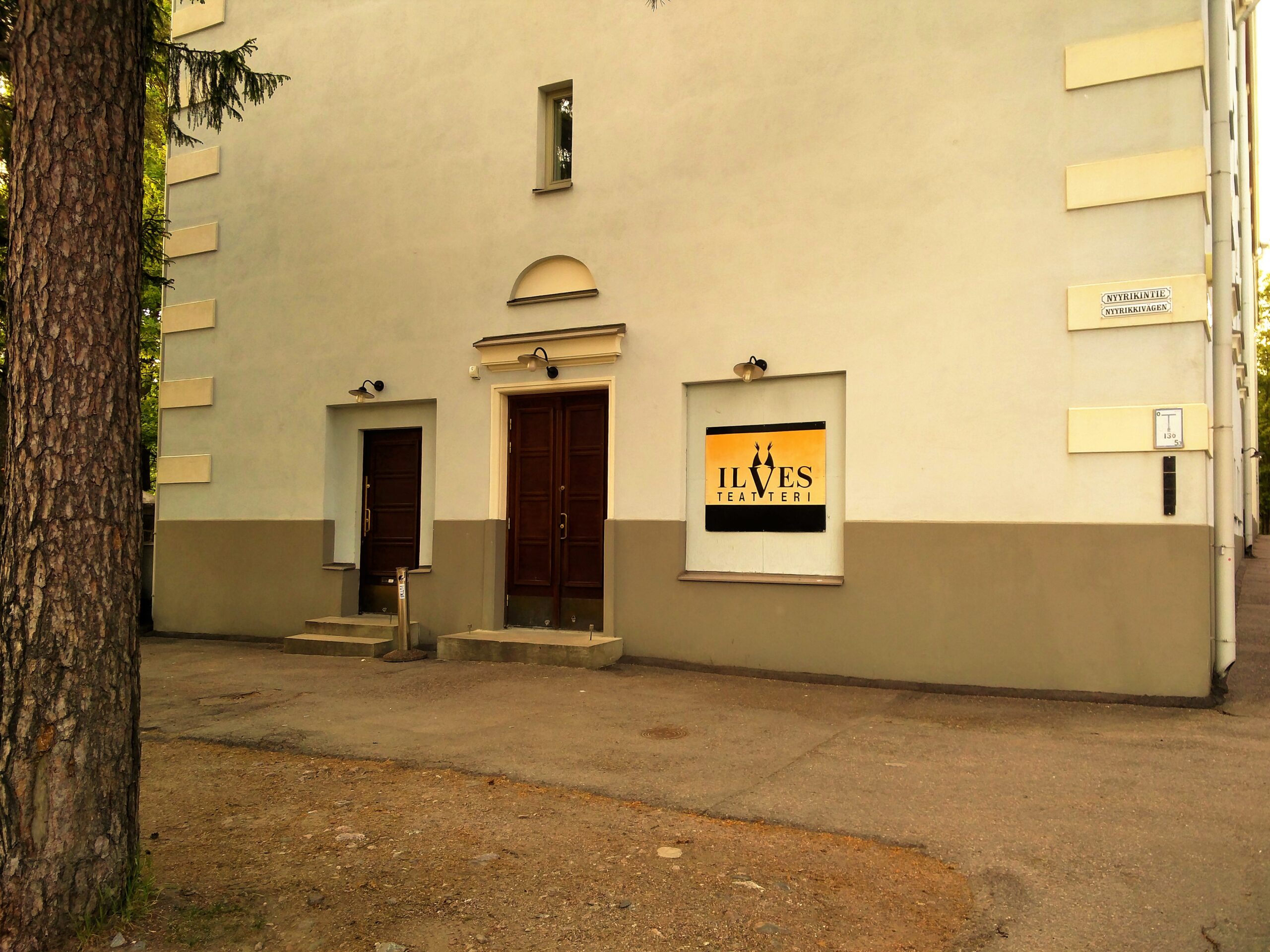 Ilves-teatteri Sampsantieltä