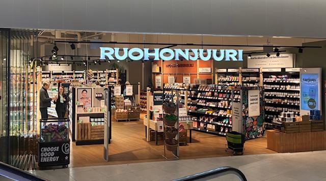 På bilden syns Ruohonjuuri-affären, fotograferad utifrån.