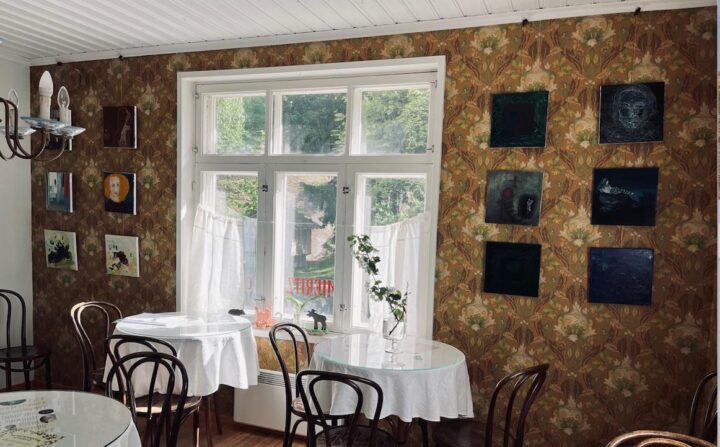 Kahvihuone Mieritzin sisätilat.