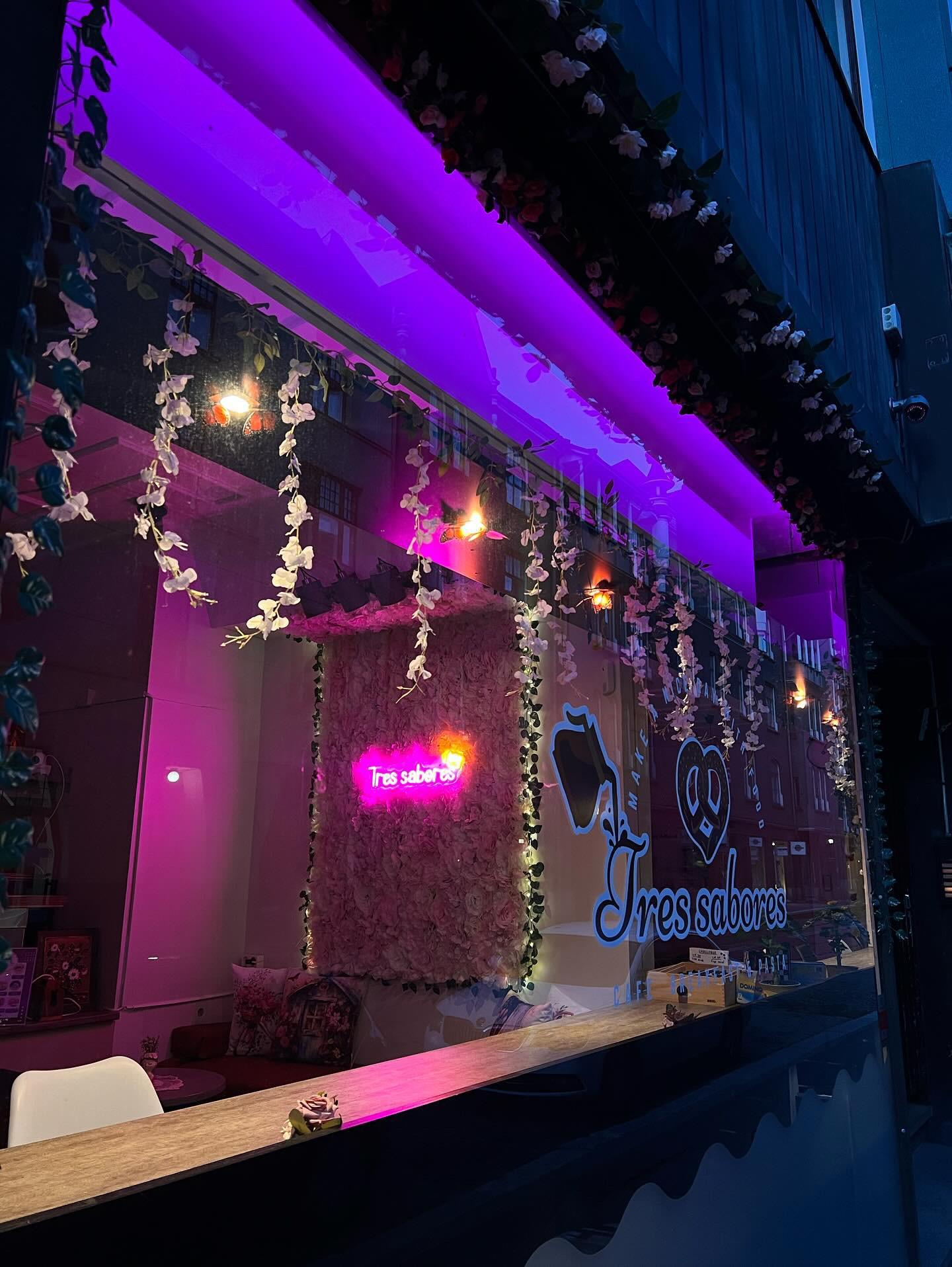 Tres Sabores, fotograferad utifrån.