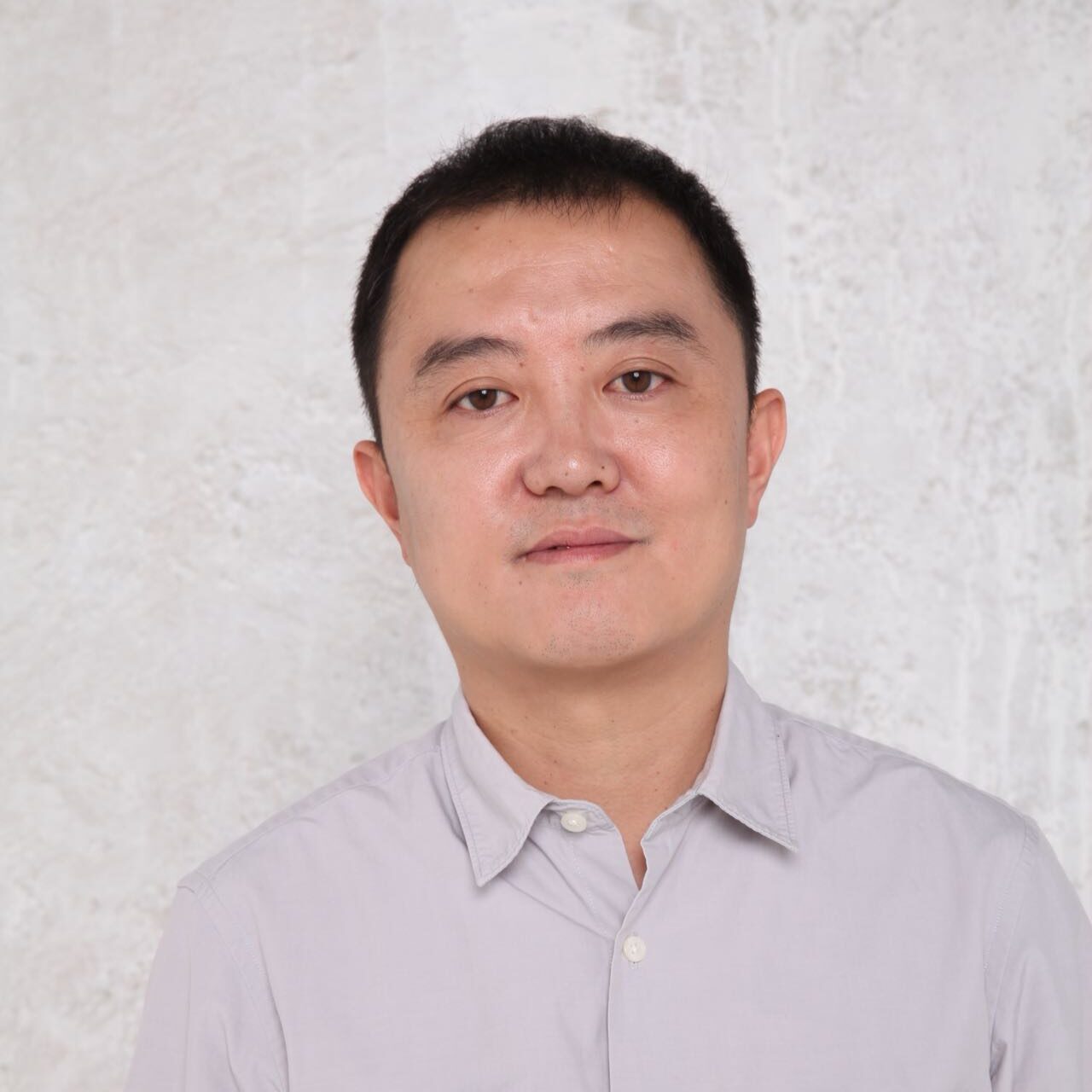 Portrait photo of Haiping Dong