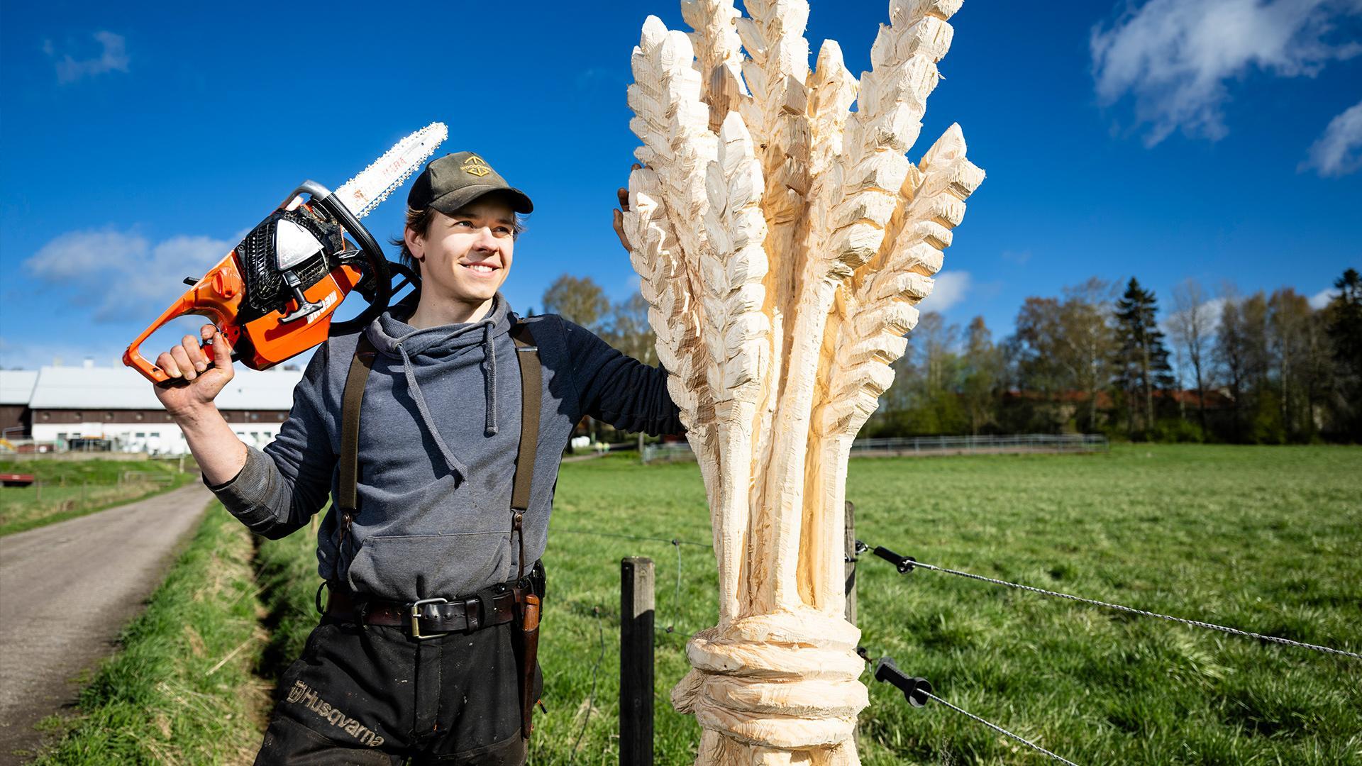 Skulpturen vid Helsingfors mittpunkt är skapad av Jani Grönholm, alumn från agrikultur-forstvetenskapliga fakulteten.