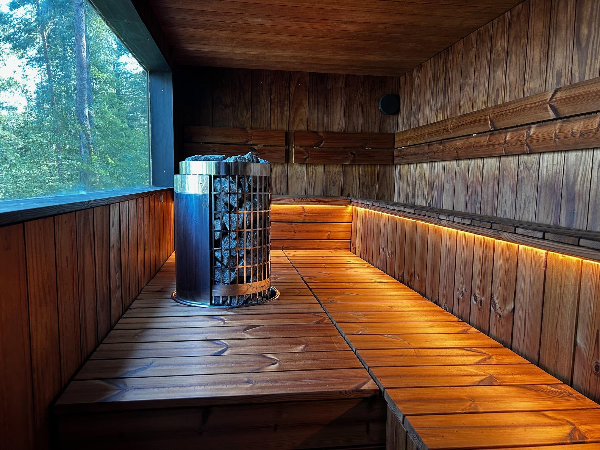 Uniikki sauna. Itse tehtiin.