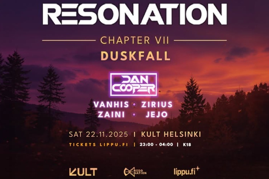 Julistekuva tapahtumasta. Etualalla tekstiä. Taustalla ruskainen metsä ja illanhämärä.