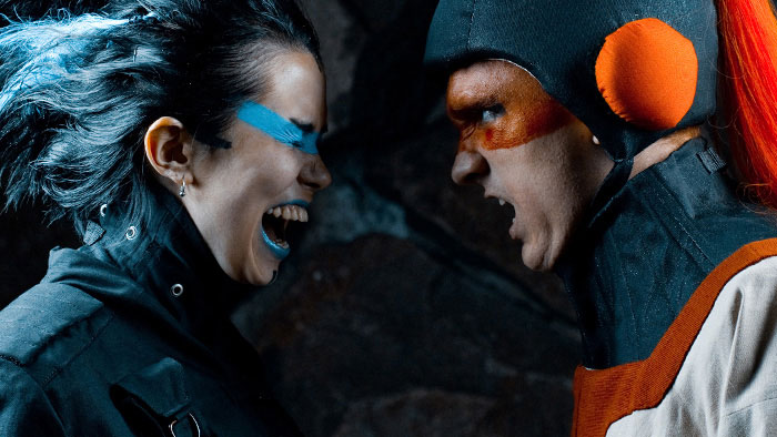 Kaksi roolihahmoa vastakkain