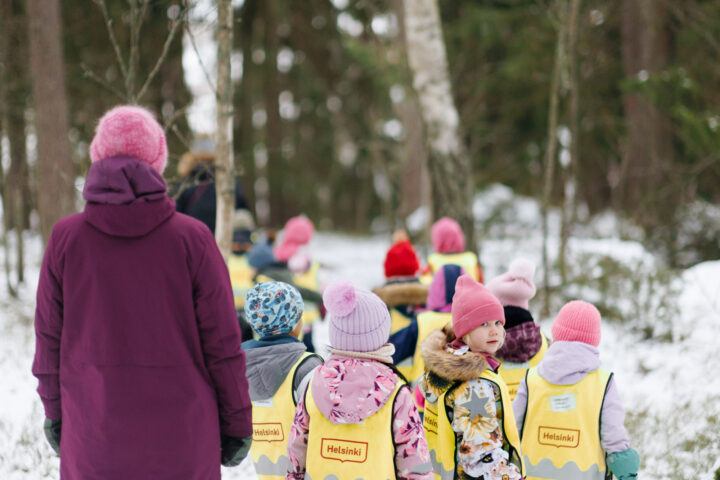 Forest art course for first graders in East Helsinki (9)