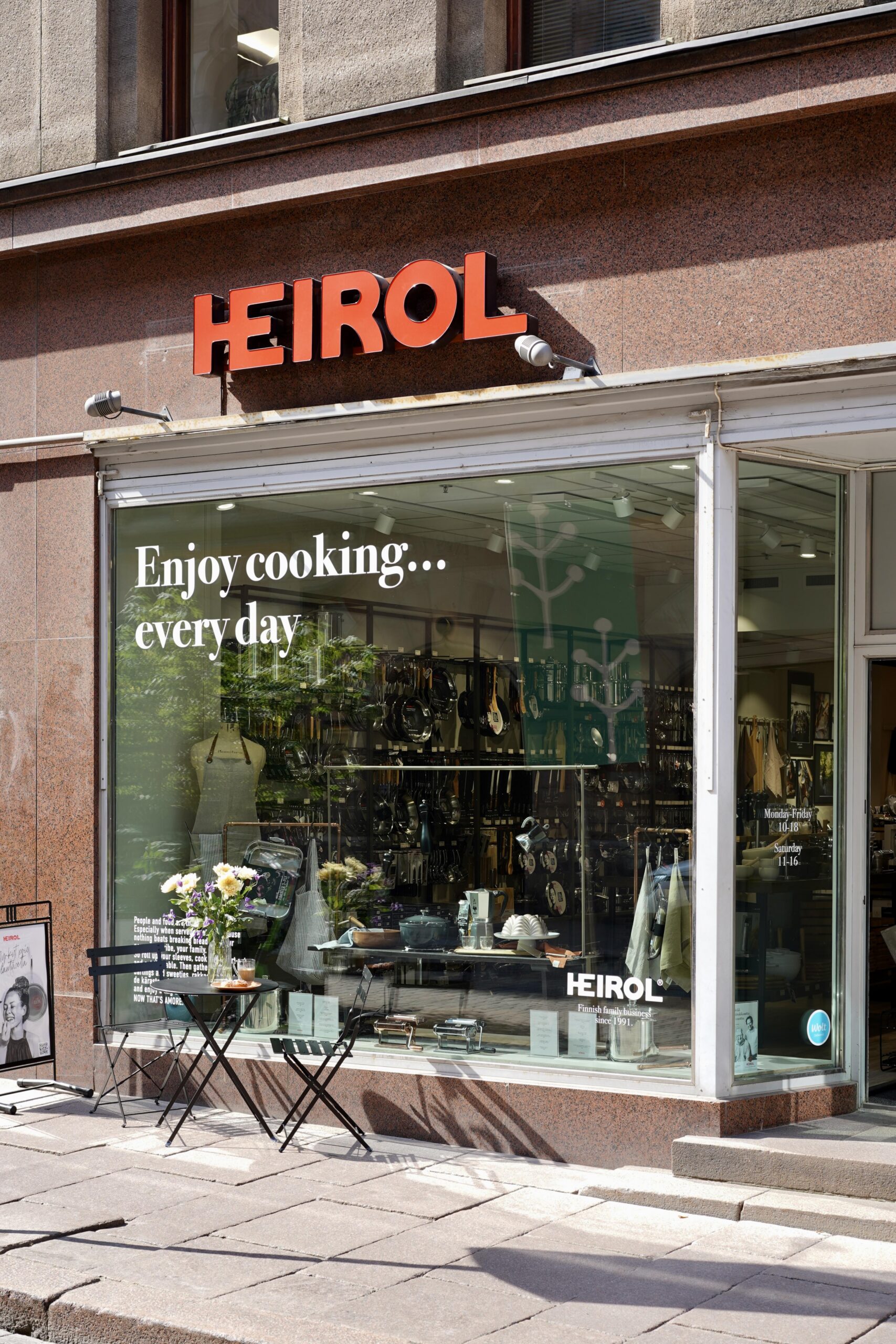Heirol Shop Helsinki in Kasarmikatu. View from the outside.