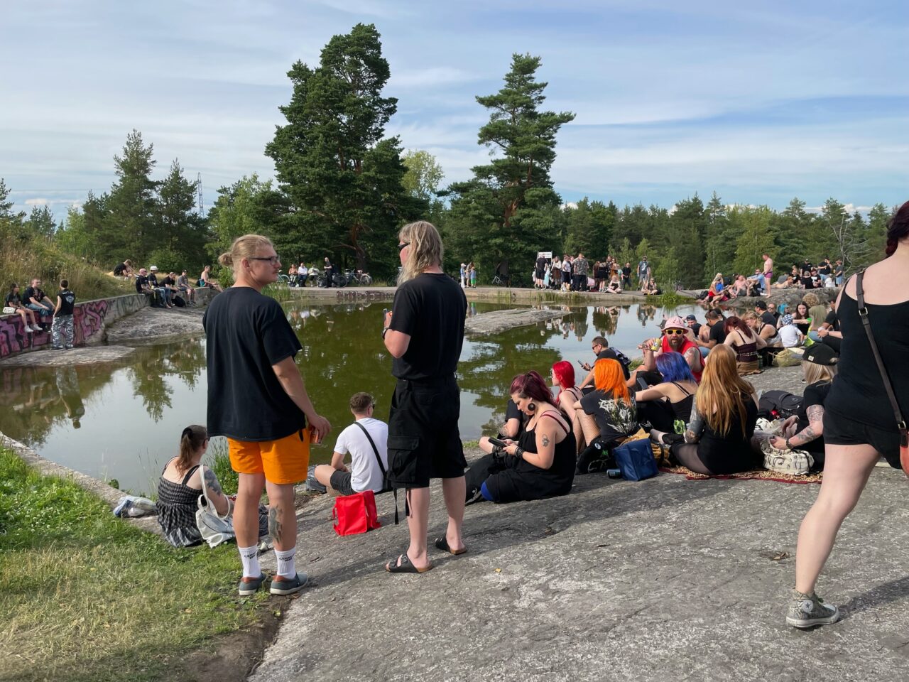 People enjoying the Puska Festival in Taivaskallio, Käpylä neighbourhood of Helsinki.