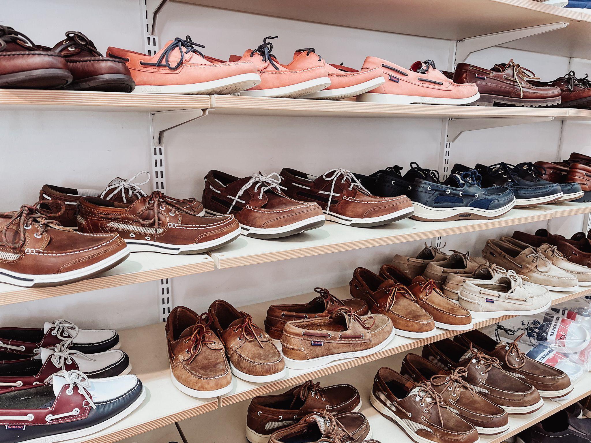 Alppilan Kenkä offers a wide selection of Sebago shoes, the classic sailing shoes, also known as boat shoes.