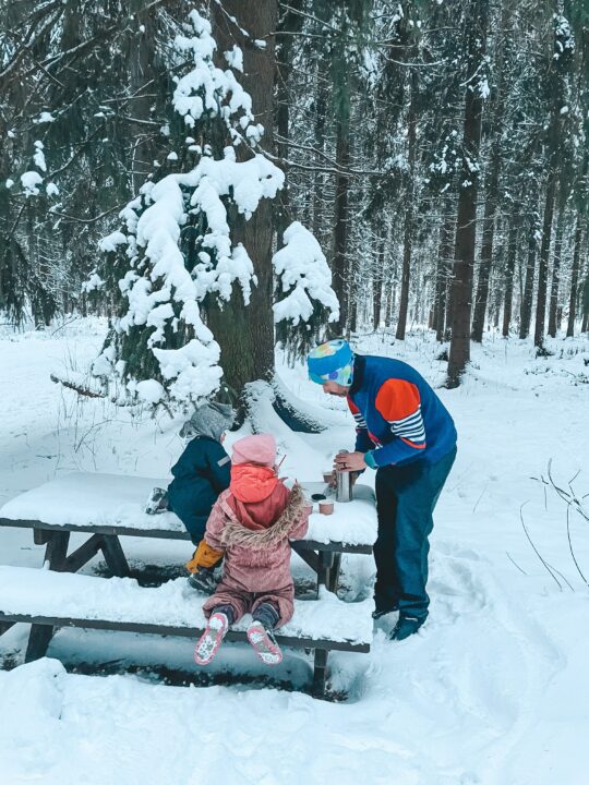 family-snow