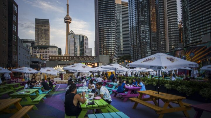 Vibrant outdoor dining in Toronto
