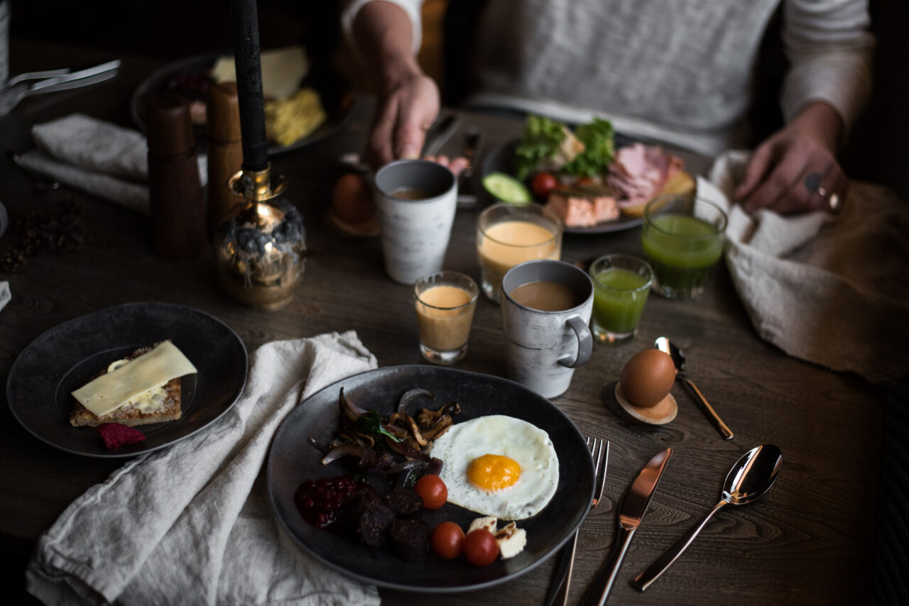 Breakfast set on a table at Lapland Hotels Bulevardi.
